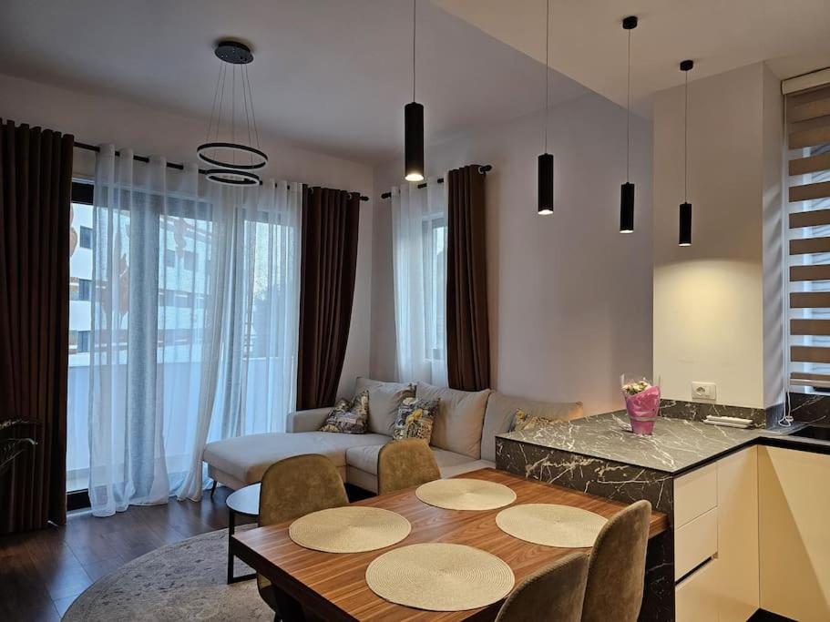 Deluxe Flat With Garden_Tirana Apartment Luaran gambar